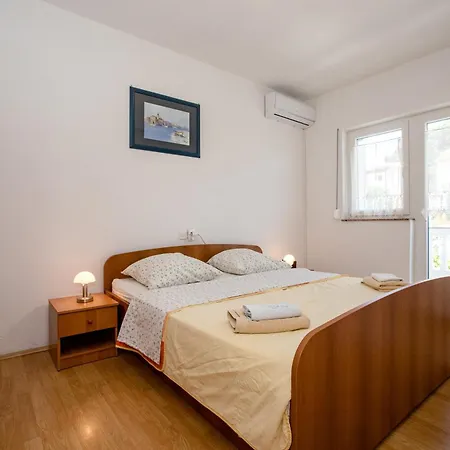Holiday home Lovely House: Family-friendly Retreat With Pool And Playground Palit