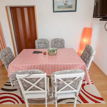 Holiday home Lovely House: Family-friendly Retreat With Pool And Playground *