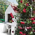 Lovely House: Family-friendly Retreat With Pool And Playground Holiday home *