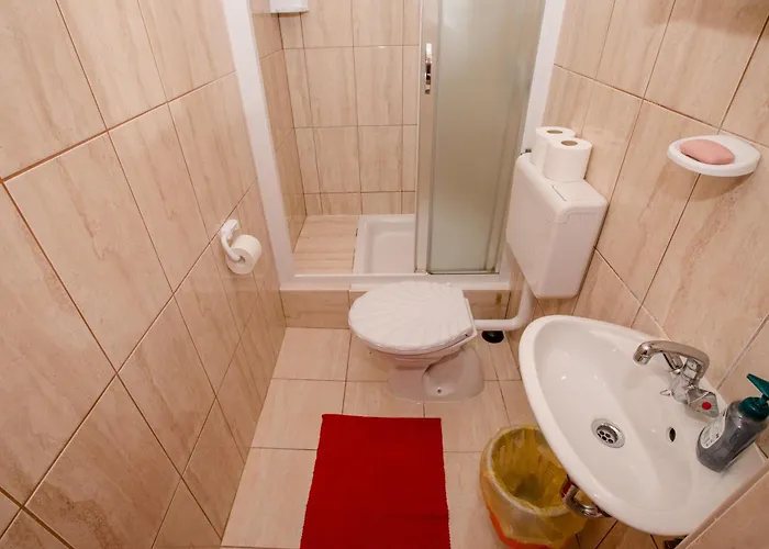 Lovely House: Family-friendly Retreat With Pool And Playground Holiday home
